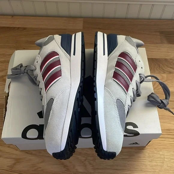 Adidas Run 80s US 7 - Picture 3 of 5